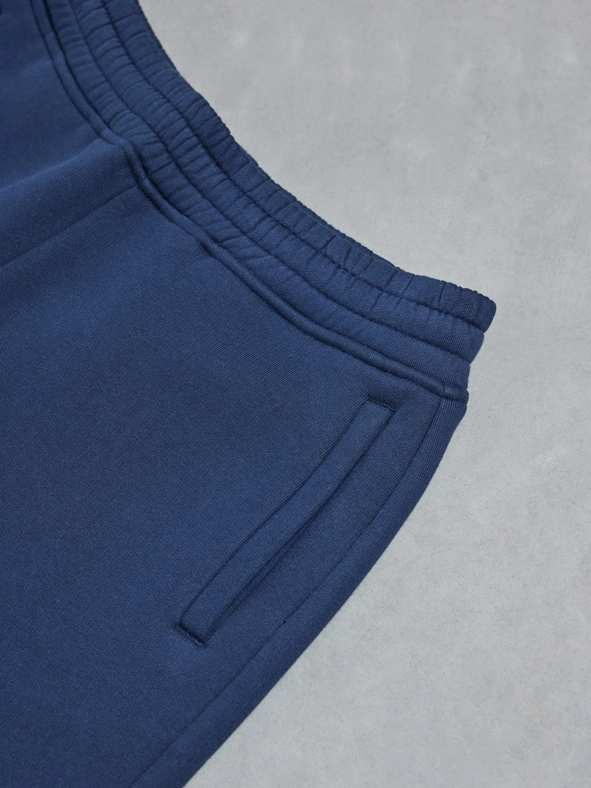Relaxed Fit Short in Navy